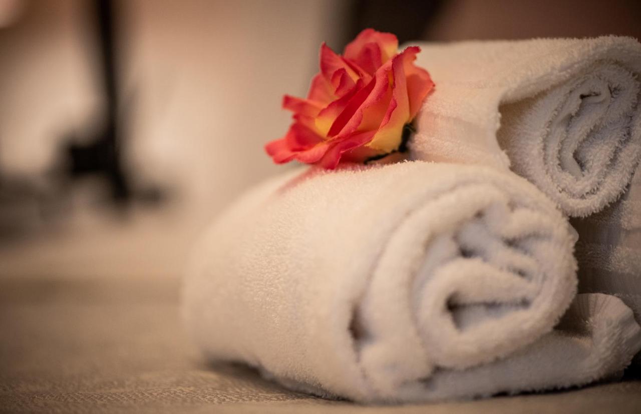 Suitesicily Rooms Palermo อัลตาวิลลา มิลิเชีย ภายนอก รูปภาพ