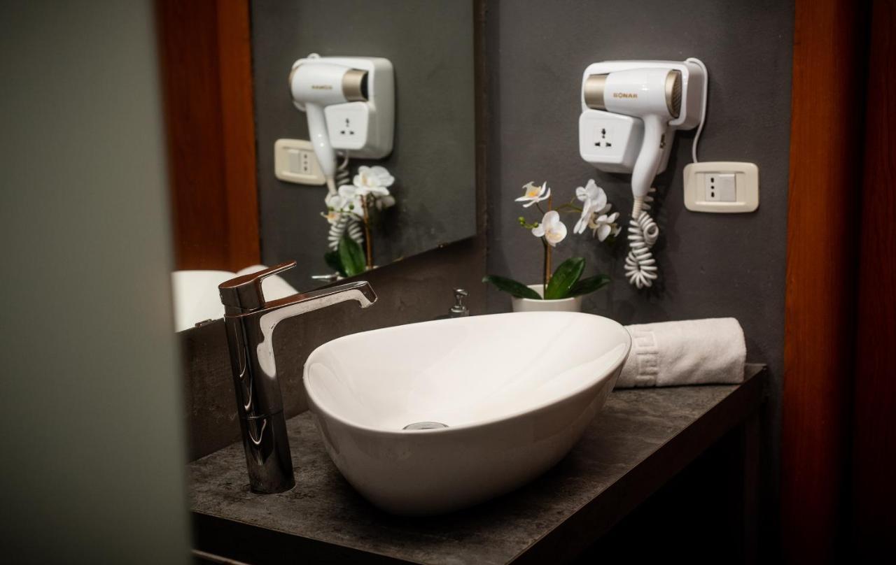 Suitesicily Rooms Palermo อัลตาวิลลา มิลิเชีย ภายนอก รูปภาพ