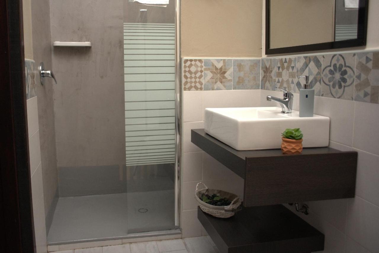 Suitesicily Rooms Palermo อัลตาวิลลา มิลิเชีย ภายนอก รูปภาพ
