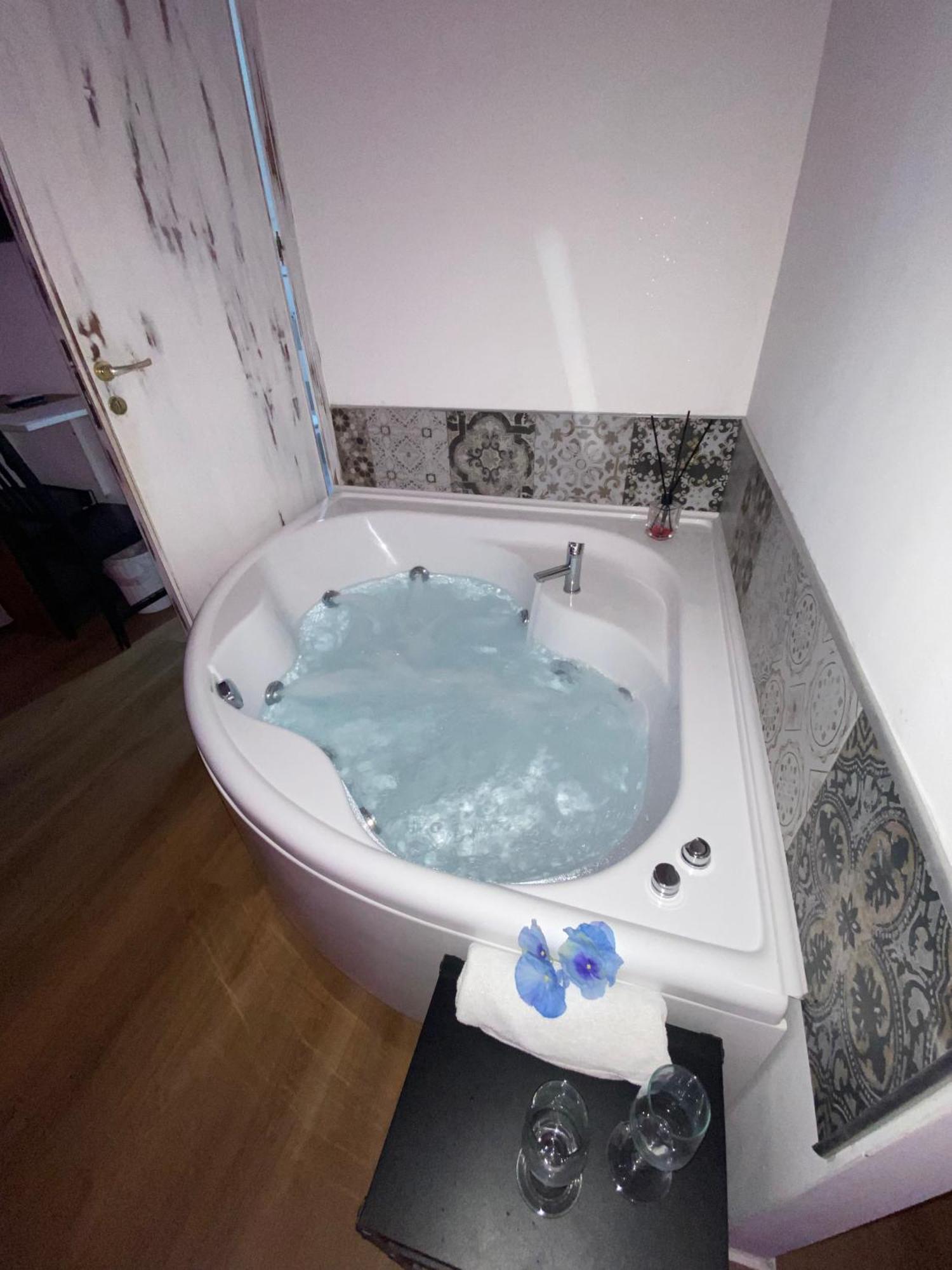 Suitesicily Rooms Palermo อัลตาวิลลา มิลิเชีย ภายนอก รูปภาพ