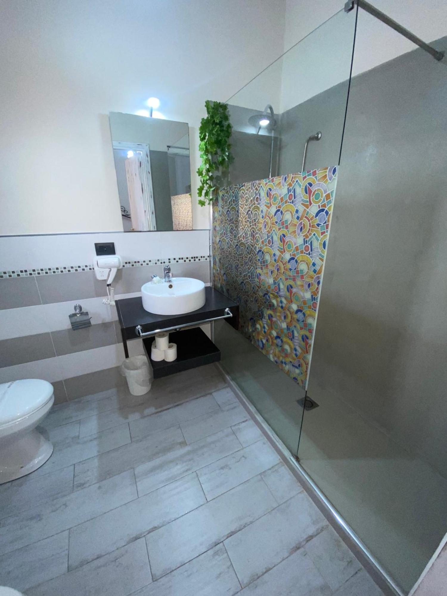 Suitesicily Rooms Palermo อัลตาวิลลา มิลิเชีย ภายนอก รูปภาพ