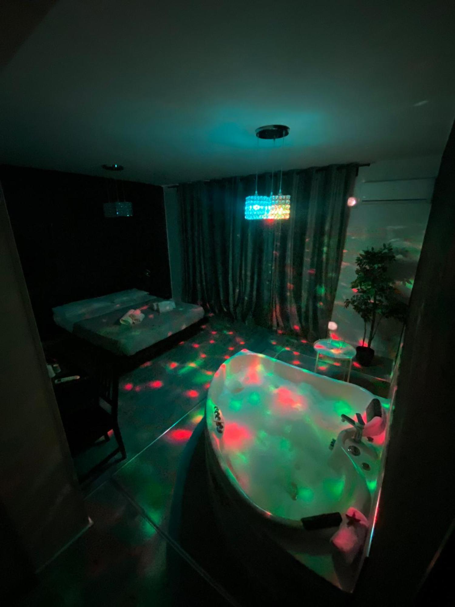 Suitesicily Rooms Palermo อัลตาวิลลา มิลิเชีย ภายนอก รูปภาพ